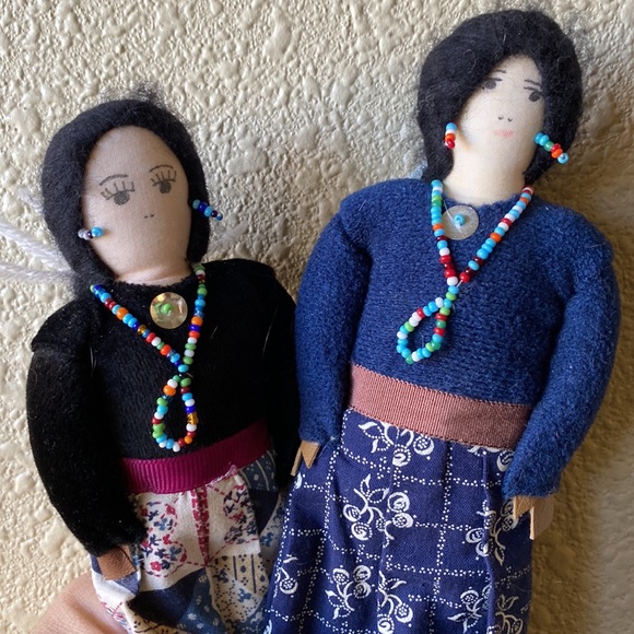 Navajo cloth dolls - set of four - Picture 3 of 4